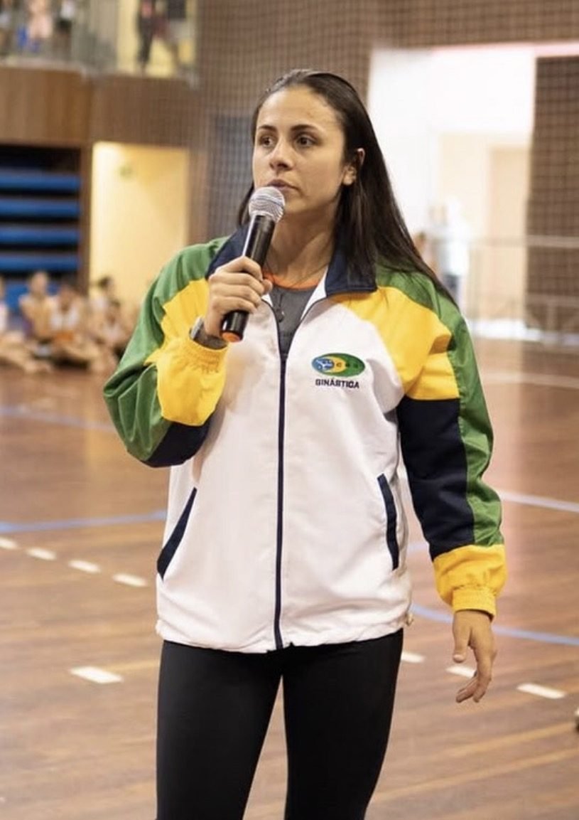 Luísa Vieira de Mello e Silva, fundadora do CGJF, representando a seleção brasileira de ginástica